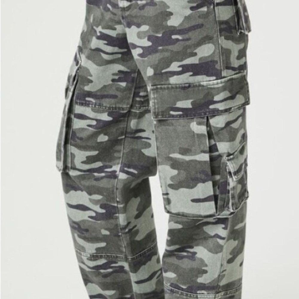 Forever 21 Women's Camouflage Straight Leg Jeans